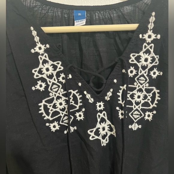 OLD NAVY Lace-Up Embroidered Blouse size- XL - Picture 6 of 7